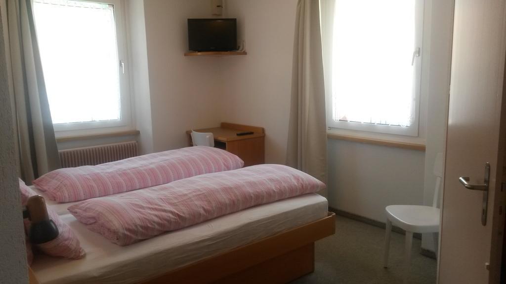Hotel Raetia Tiefencastel Bagian luar foto