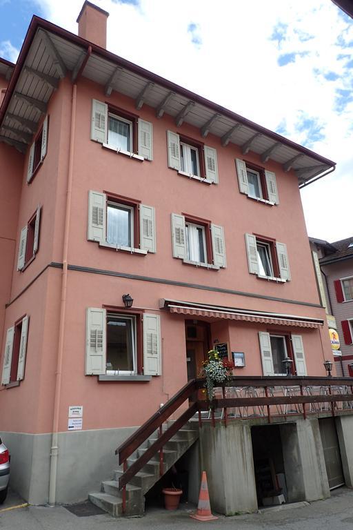 Hotel Raetia Tiefencastel Bagian luar foto