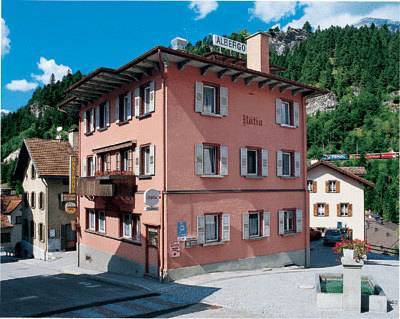 Hotel Raetia Tiefencastel Bagian luar foto